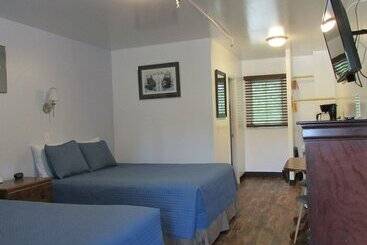 Hotelli Creekwood Inn