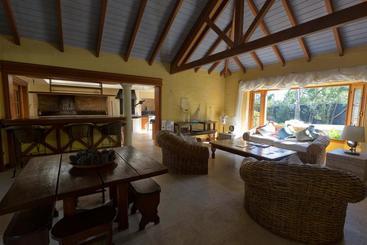 בית מלון כפרי Sagú Resort & Spa