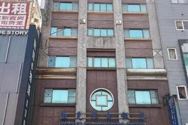 Berkeley Business Hotel Zhongzheng