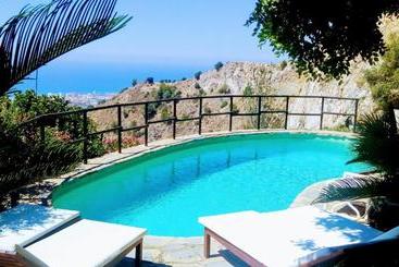 Отель B&b Muse Marbella