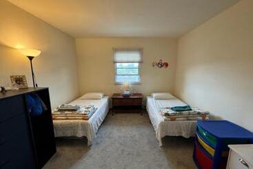 住宿加早餐  Cozy Room In Fort Lee