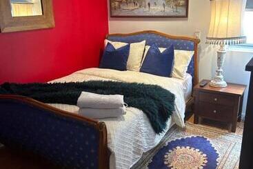 Whitfords Delight Bed & Breakfast