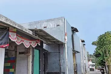 Hotel Oyo Life 92936 Kost Teteh Erni Karawang