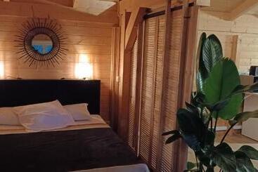 פנסיון Wood And Work