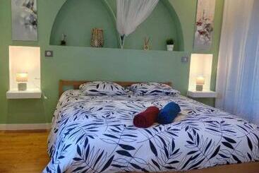 ベッドアンドブレックファースト Villa De Charme