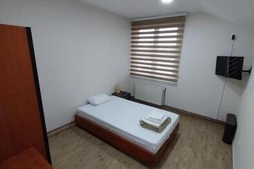 هتل آپارتمان Konačište Almex In