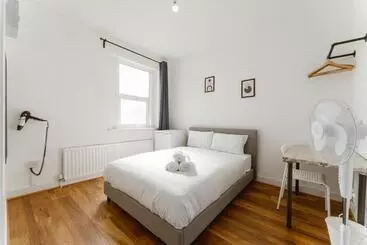 Pensiune Leyton Comfy Double Rooms   50