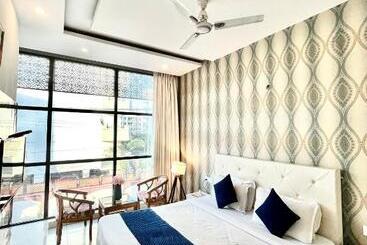 ホテル Woodcrest Zirakpur   Real Meaning Of Comfort