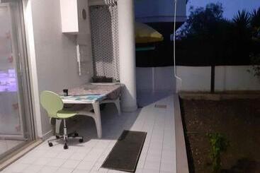 ベッドアンドブレックファースト Strett