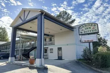 Motelli Garden Inn & Suites