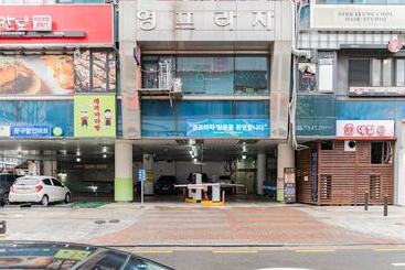 מוטל Ilsan Hwajeong June