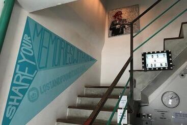 旅馆 Lost & Found Dooms