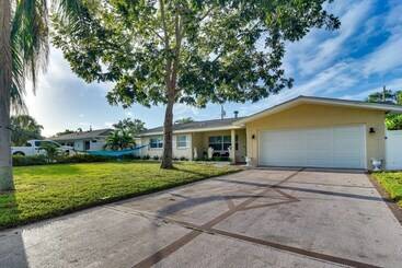 Hus på landet Largo House W/ Backyard Oasis & Proximity To Beach