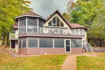 コテージ Pelican Lake House W/ Boat Dock And Sauna!