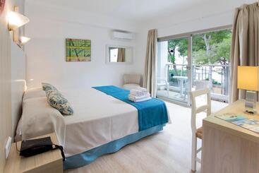 Petit Garden Hotel By Flacalco