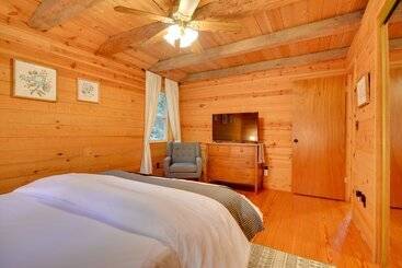 コテージ Serene Fancy Gap Cabin Retreat In Private Setting!