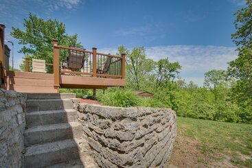 Landhus Home W/ Hot Tub + Deck ~ 3 Mi To Ark Encounter!