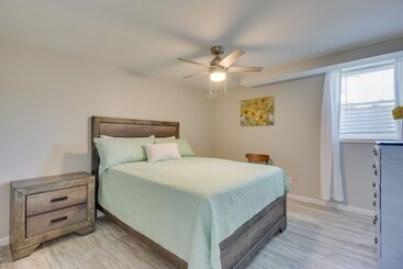 بيت ريفى Home W/ Hot Tub + Deck ~ 3 Mi To Ark Encounter!