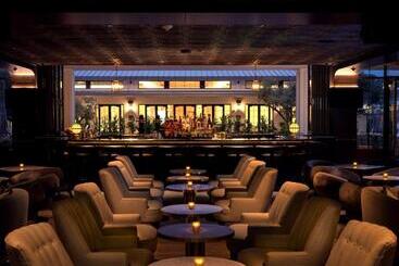 Hotelli The Global Ambassador