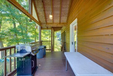 Landhus Riverfront West Virginia Cabin W/ Screened In Deck