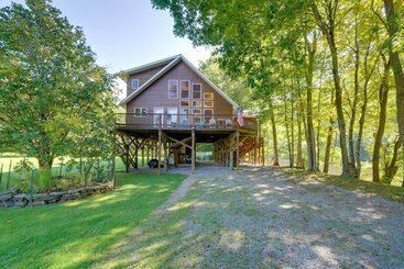 Hus på landet Riverfront West Virginia Cabin W/ Screened In Deck
