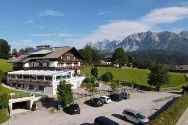 Hotelli Café Perner