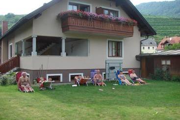 בית מלון כפרי Gästehaus Weinbergblick