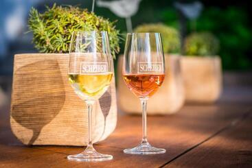 ホテル Scheiber Wein & Gästehaus