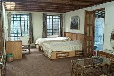 تختخواب و صبحانه Banbatika Cafe And Inn