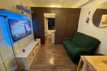 Aparthotel Destina Stays, Cozy & Netflix @air Residences, Makati, Metro Manila