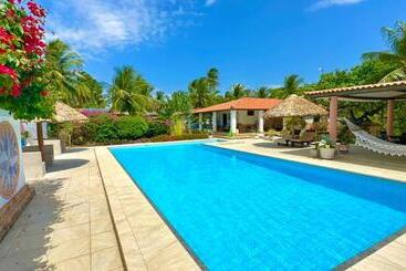 הוסטל Pousada Casa Eco Paracuru