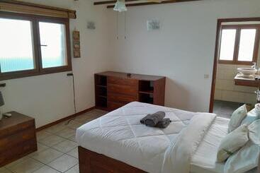 پانسیون La Caze Roche Maison D Hôtes