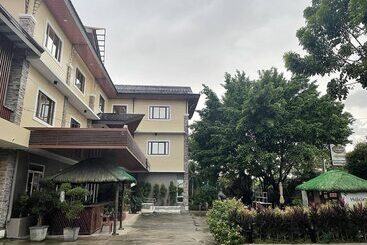 فندق Sarojus Farmview