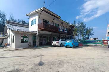 فندق Sharhan Residence By Oyo