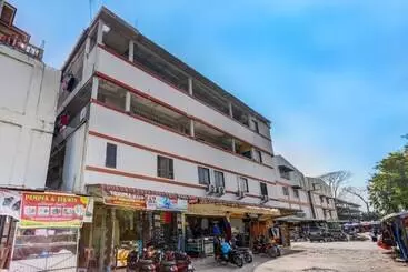 ホテル Hasan House Syariah By Oyo