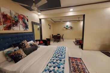 Hotel Mari Aai Residency