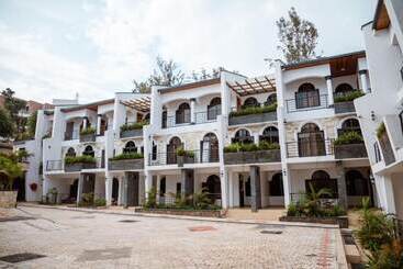 Szálloda Ndaru Luxury Suites