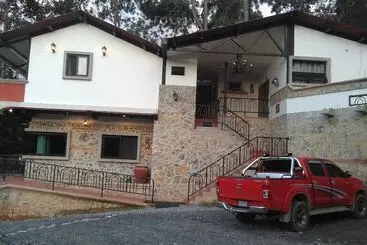 هتل Suites Las Rocas San Rafael