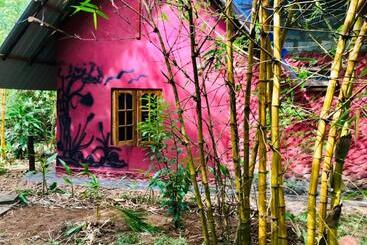 هتل Elephants Safari Cottages