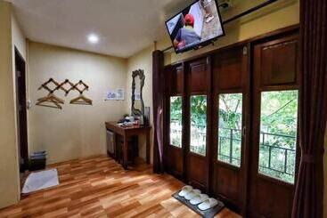 אתר נופש Suan Ruen Rom View Raft