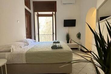 تختخواب و صبحانه Palma Home