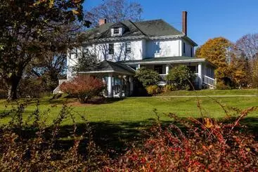 ホテル Your Lunenburg Winter Retreat Awaits!