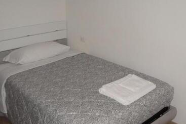 Pension (Hôtel basse catégorie) Da. Ni. To.s