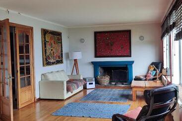 تختخواب و صبحانه Buenavida Hostel, Habitación Amplia Con Baño En Suite Y Vista Al Mar