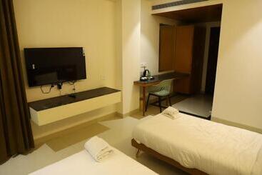 Отель The Grand Virgo