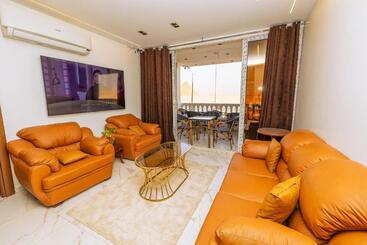 هاستل White Pyramids Inn