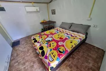 Hotel บ้านสวน คุณอารี รีสอร์ท