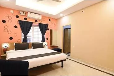 Hotel Emerald Inn