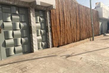 پانسیون Lome Bamboo Lodge   La Criquet Events