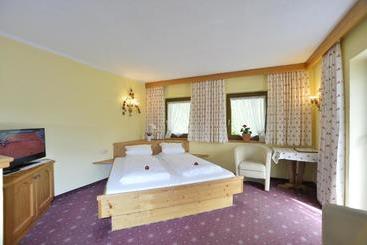 فندق Pension Und Apartments Landhaus Marie